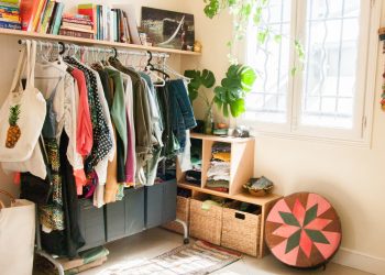 Sustainable Fashion – How to Build an Eco-Friendly Wardrobe 🌿👗